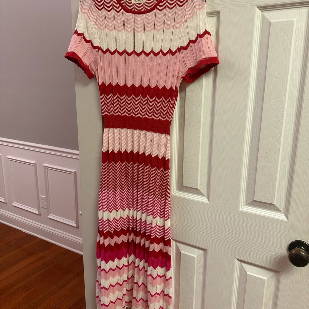 SundayUp Red and Pink Ribbed Textured Midi Dress